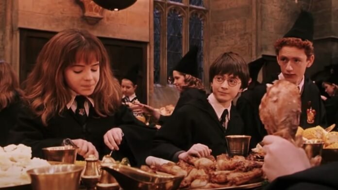 Muitas dessas comidas e bebidas se tornaram símbolos da franquia e até inspiraram versões no mundo real.
