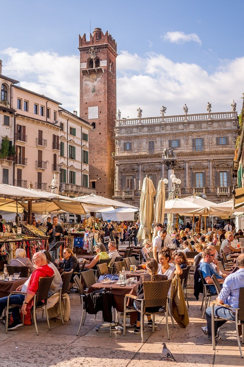 Com tantos atrativos, Verona é uma das cidades mais fascinantes da Itália, principalmente para quem pretende unir história,  cultura e romantismo! 