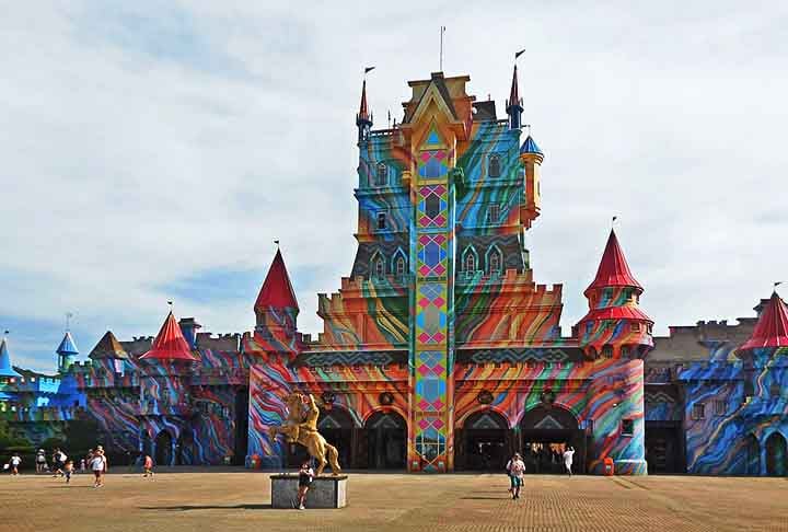De acordo com a plataforma TripAdvisor, o Beto Carrero World foi o parque mais visitado da América Latina, em 2023. Sendo assim, mais de 2,3 milhões de pessoas aram pelo local durante este período. 