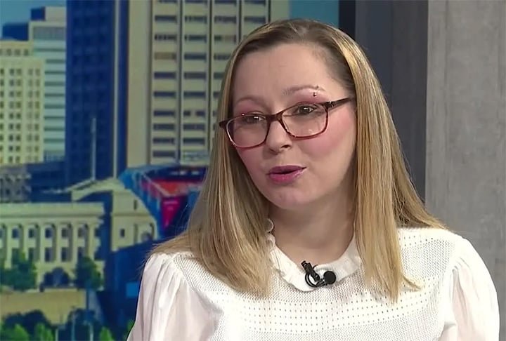 "Me ajudem, eu sou Amanda Berry... Eu fui sequestrada e estive desaparecida por dez anos... Eu estou aqui, estou livre agora", gritou Berry. 