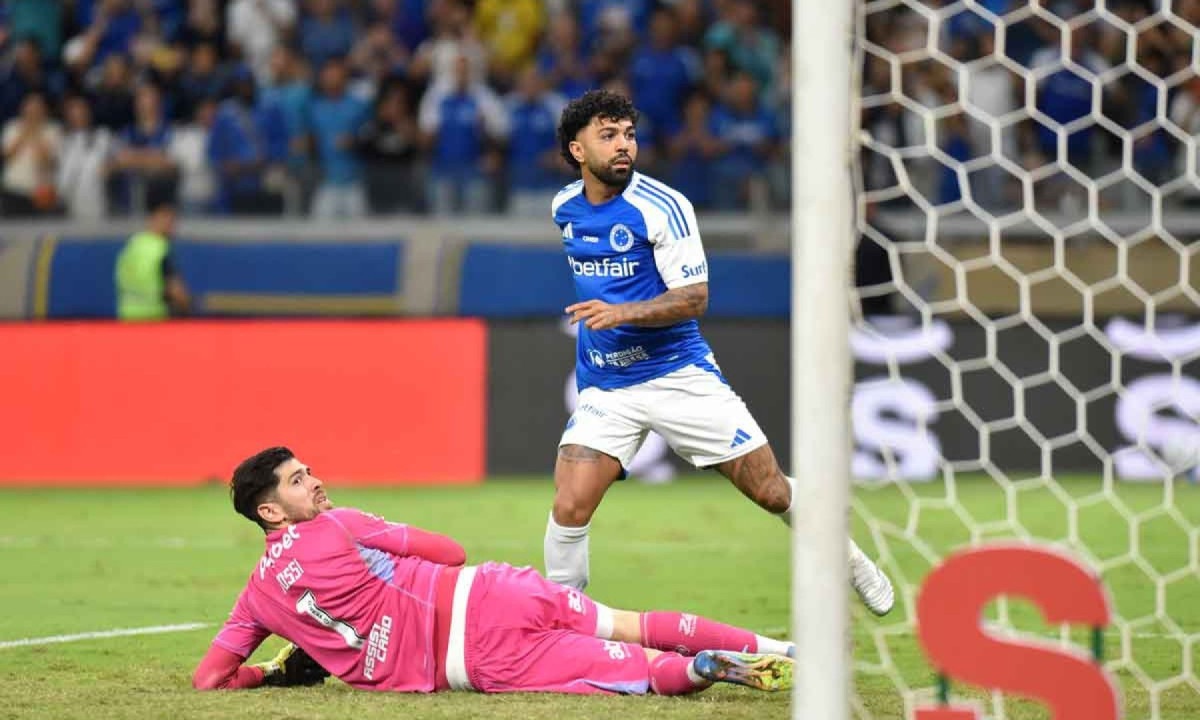 Gabigol entrou no fim do jogo contra o Flamengo, no Mineirão, pelo Brasileiro, e decidiu a partida para o time celeste - (crédito: Ramon Lisboa/EM/D.A. Press) Gabigol entrou no fim do jogo contra o Flamengo, no Mineirão, pelo Brasileiro, e decidiu a partida para o time celeste - (crédito: Ramon Lisboa/EM/D.A. Press)