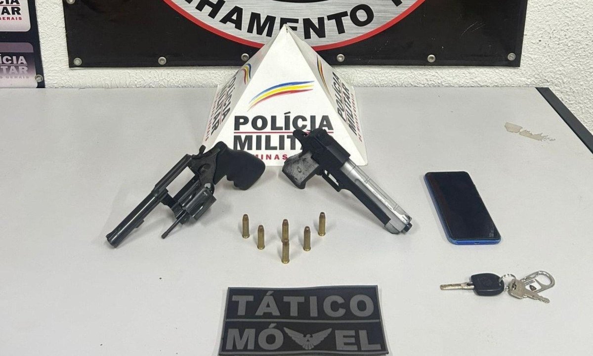 Irmãos foram presos em perseguição policial em Betim -  (crédito: PMMG/Divulgação)