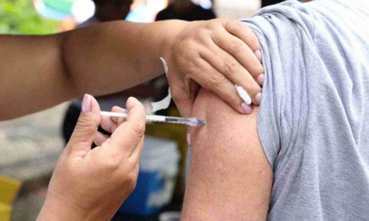 UFMG e PUC Minas aplicam vacina contra gripe neste mês -  (crédito: PBH/Divulgação)