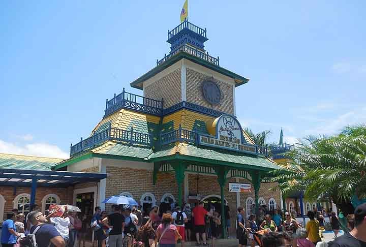 Uma das grandes áreas do parque, onde todas as atrações são vistas por um eio de trem, na Ferrovia DinoMagic. O eio parte da estação João Alves de Queiroz e o eio é todo narrado pelo percurso.