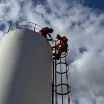 Trabalhador é resgatado desorientado após inalar gases tóxicos - CBMMG
