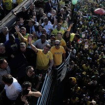Bolsonaro participa de ato por anistia 3 dias após alta hospitalar