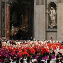 Cardeais celebram última missa antes do conclave para eleição do papa