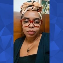 Segurança tenta impedir que advogada com turbante entre em juizado de BH - Redes sociais