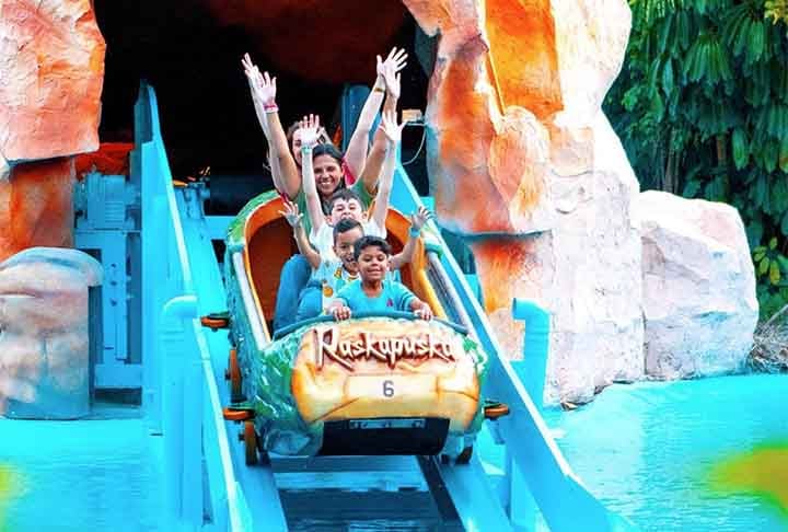 Beto Carrero World é um parque temático localizado no litoral norte do estado de Santa Catarina, Brasil. Inaugurado no dia 28 de dezembro de 1991, pelo seu idealizador João Batista Sérgio Murad, que morreu em 2008, vítima de uma endocardite.