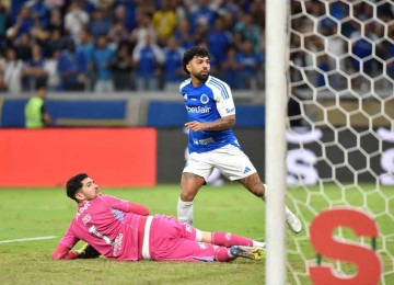 Gabigol entrou no fim do jogo contra o Flamengo, no Mineirão, pelo Brasileiro, e decidiu a partida para o time celeste -  (crédito: Ramon Lisboa/EM/D.A. Press)