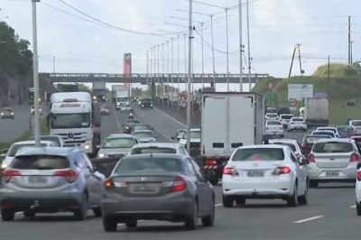O pedágio eletrônico tem como objetivo apenas identificar de forma correta o veículo para a cobrança, sem multa. Assim, todas as câmeras e sensores instalados no pórtico são utilizados exclusivamente para este fim. -  (crédito:  Reprodução de vídeo BA TV)