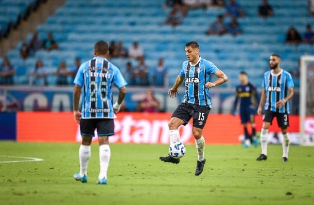 CAMILO - Teve uma boa atuação no meio de campo, aparecendo bem na distribuição das jogadas. Entretanto, acabou perdendo muito a posse, cedendo oportunidades de contra-ataque. Nota: 5,5 - Foto: Lucas Uebel/Grêmio FBPA
