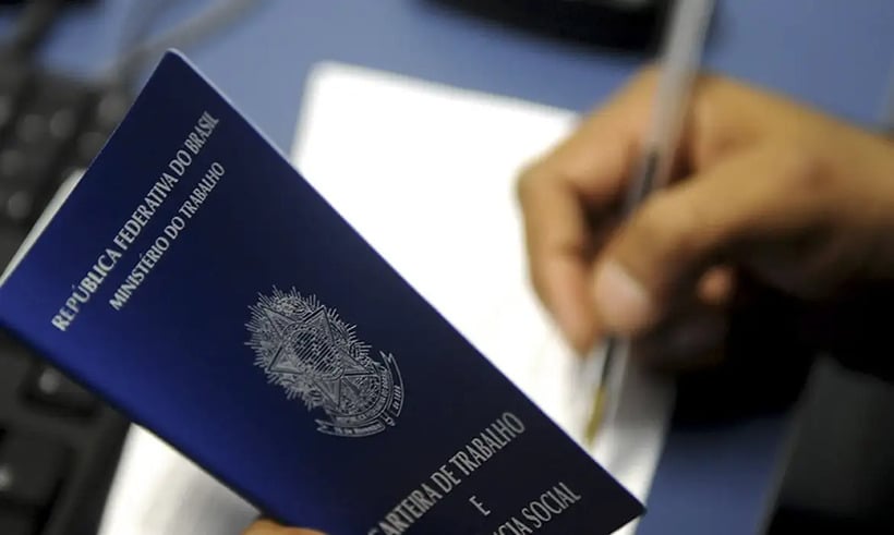 No total, a população ocupada com algum tipo de trabalho alcançou 103,9 milhões
-Agência Brasil