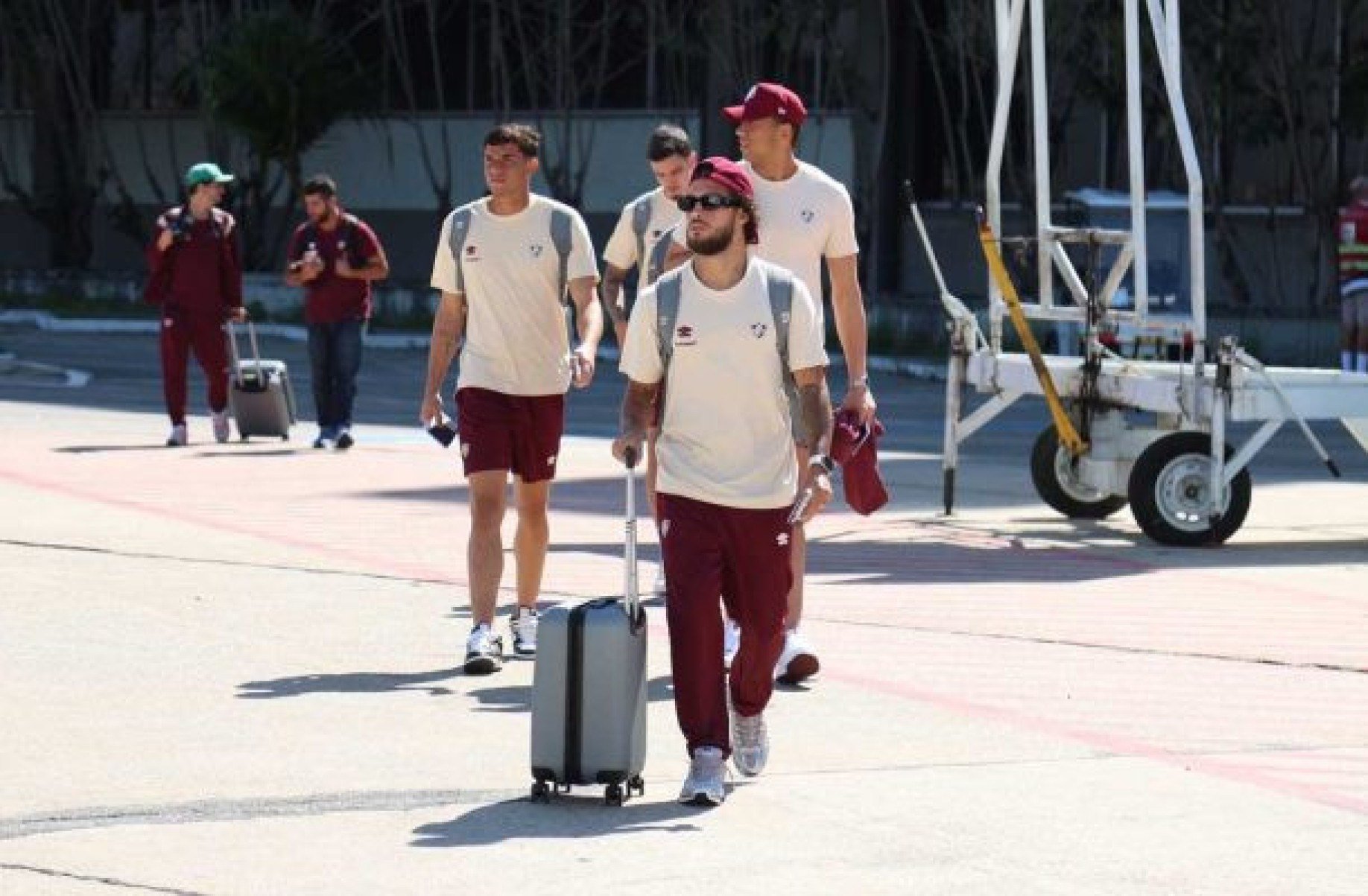 Fluminense embarca para a Bolívia repleto de jovens e reservas; veja os relacionados