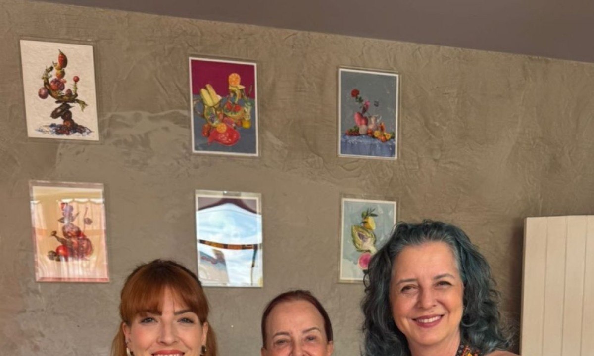 Camilla, Letete e Agnes trabalham juntas na Casa da Agnes Camilla, Letete e Agnes trabalham juntas na Casa da Agnes