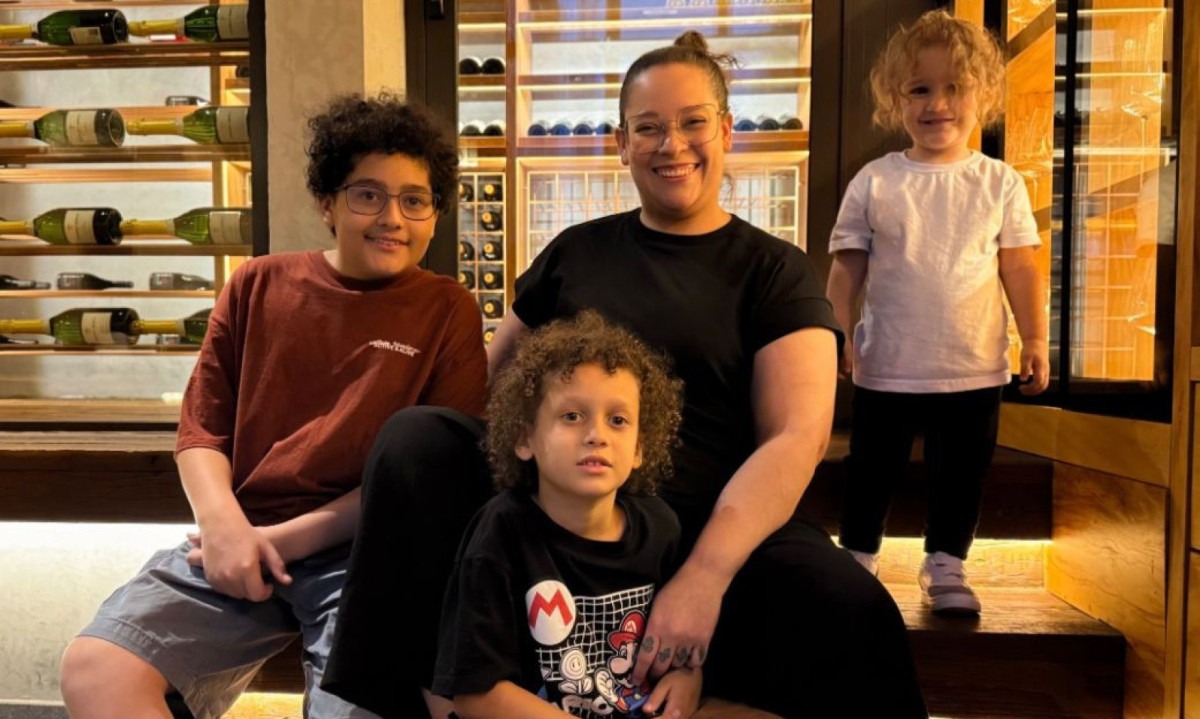 A chef Ana Gabi Costa acompanhada dos filhos Tarcísio, Carmen e Raul A chef Ana Gabi Costa acompanhada dos filhos Tarcísio, Carmen e Raul