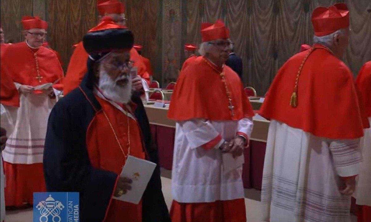 Cardeais do rito oriental têm permissão para usar vestes de suas regiões durante o Conclave-Reprodução/Vatican Media