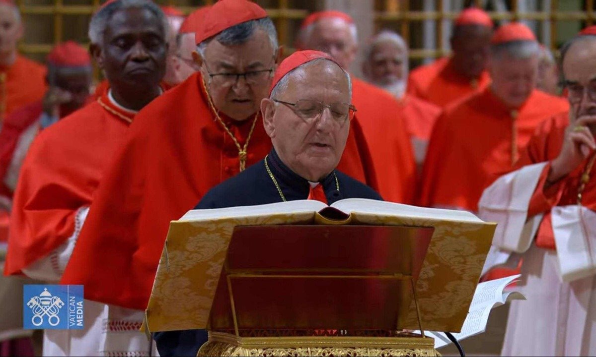 Cardeais do rito oriental têm permissão para usar vestes de suas regiões durante o Conclave-Reprodução/Vatican Media