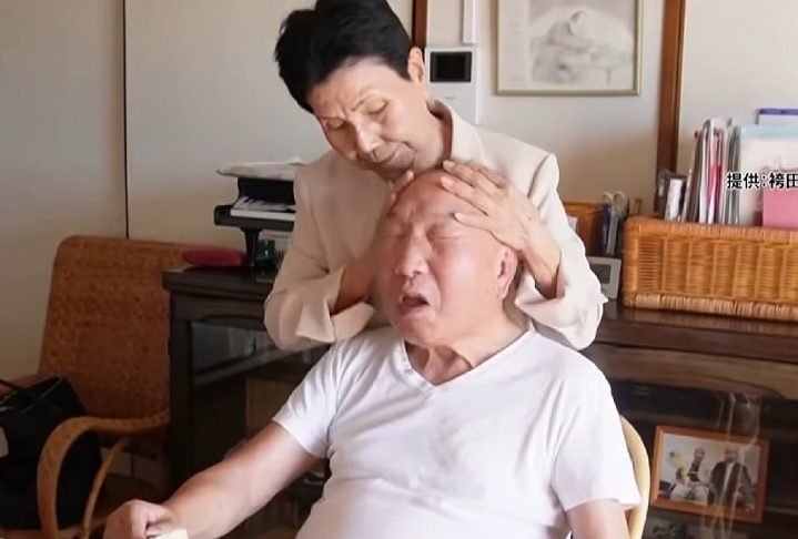 Seus defensores afirmam que os quase 50 anos de prisão teriam afetado gravemente sua saúde mental.