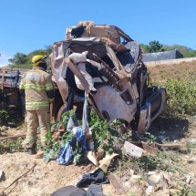 Motorista morre em batida entre carro e caminhão carregado com melancia - CBMMG