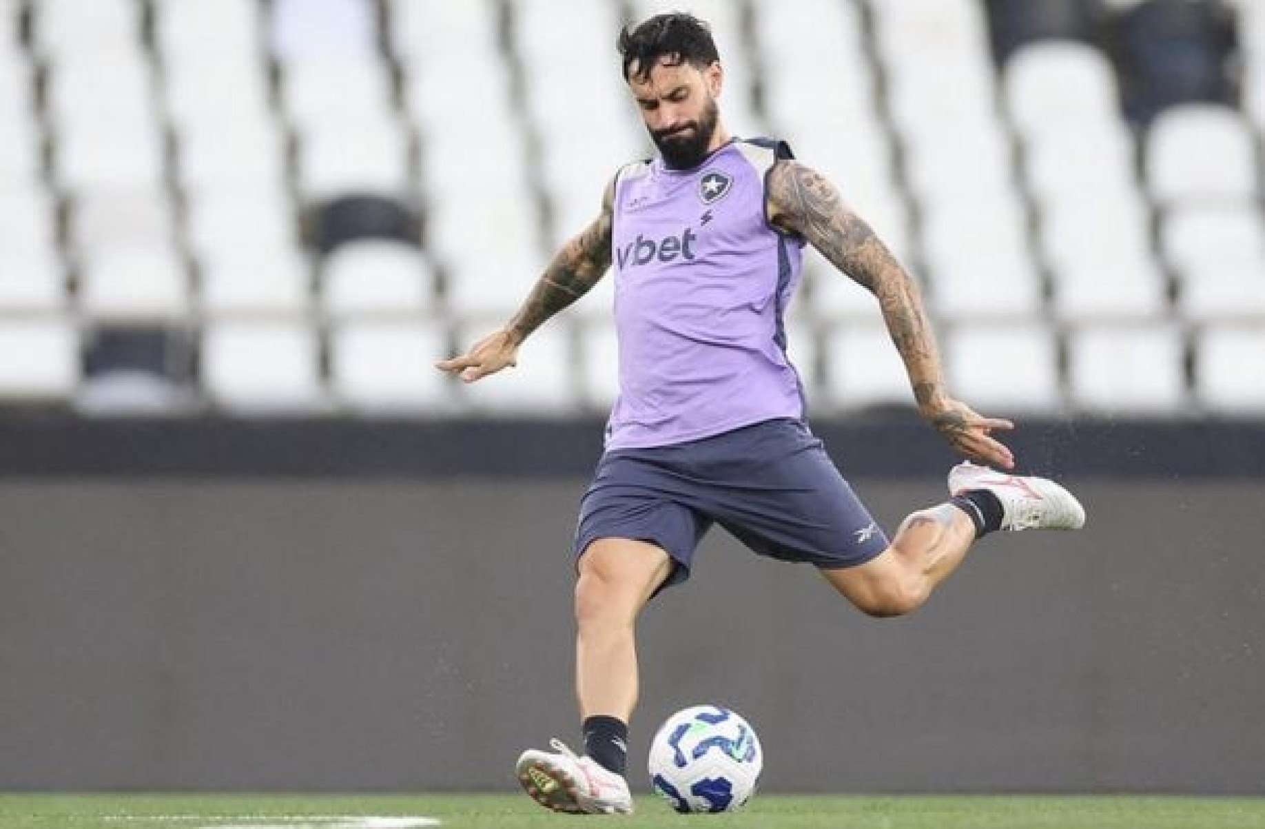 Mastriani descalca o Botafogo contra Inter e Estudiantes