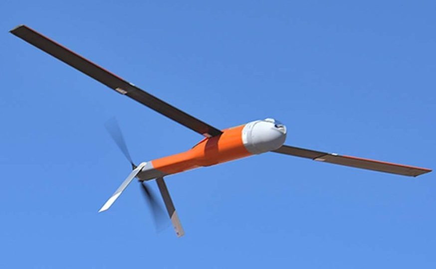 Apesar de terem sido usadas muito antes da ideia de IA surgir, essas armas são relevantes para as discussões atuais porque funcionam sem a necessidade de intervenção humana e sem distinguir entre alvos pretendidos e vítimas não intencionais.