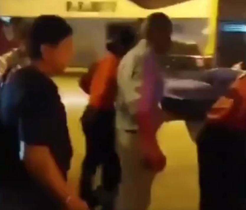 "Minha mãe começou a mover a mão esquerda, abrir os olhos, a boca, fazia esforço para poder respirar", declarou Gilber Montoya