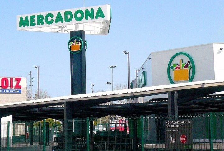 O mercado também alegou que ele teria comido uma embalagem inteira, no valor de €4,20 (R$ 22,26), acusando-o de conduta fraudulenta e abuso de confiança, com base no Estatuto dos Trabalhadores da Espanha.