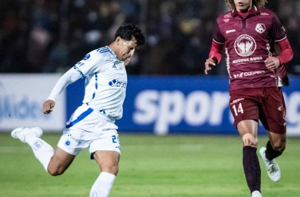 LUCAS ROMERO - Trouxe um pouco mais de segurança para o Cruzeiro no meio-campo e apareceu bem ofensivamente, criando uma das boas chances do time na etapa final. NOTA: 6,0 - Foto: Gustavo Aleixo / Cruzeiro