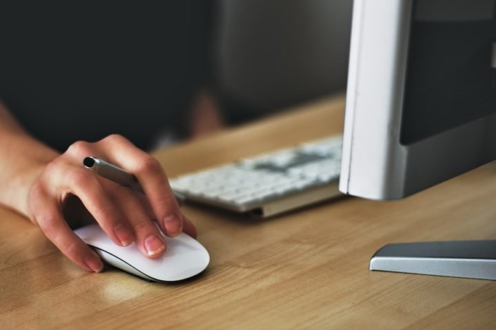 Nessa modalidade, os profissionais recebiam 100% do salário trabalhando 80% do tempo, comprometendo-se a manter 100% de produtividade, em um modelo conhecido como 100-80-100.