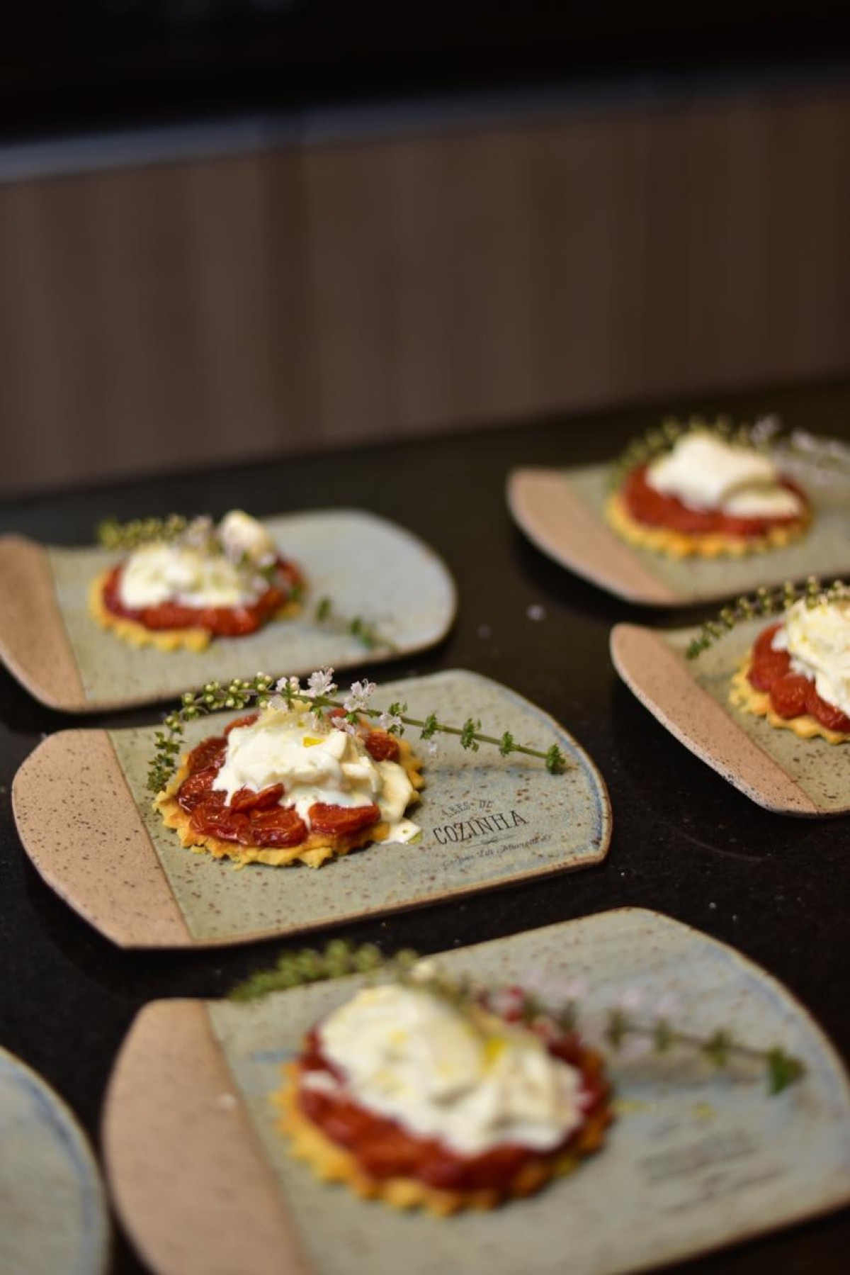 A tarte tatin de tomate é uma ótima opção de entrada