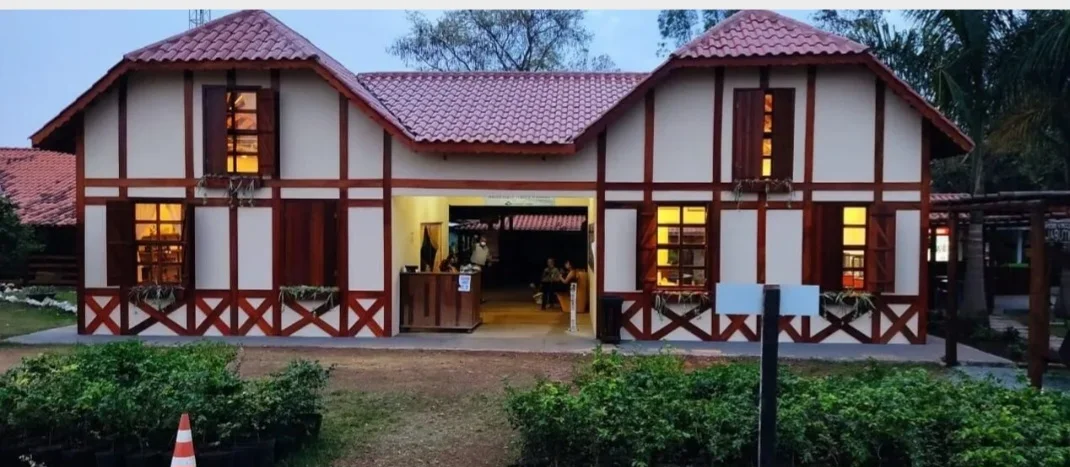 Em 1947, após a Segunda Guerra Mundial, Antônio Batista da Silva, plantou os primeiros pés de jabuticaba, naquela que seria a Fazenda Jabuticabal.