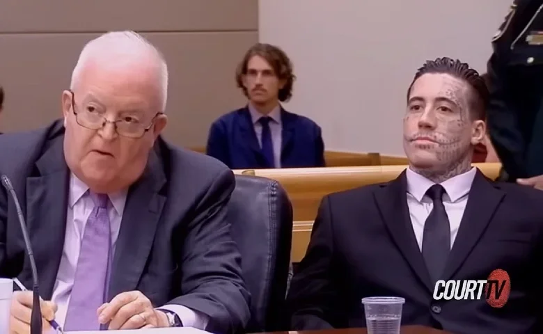 Com o tempo, o vício se somou a problemas de saúde mental, e ele passou a apresentar comportamentos "paranoicos e delirantes", com um crescente sentimento de perda. 