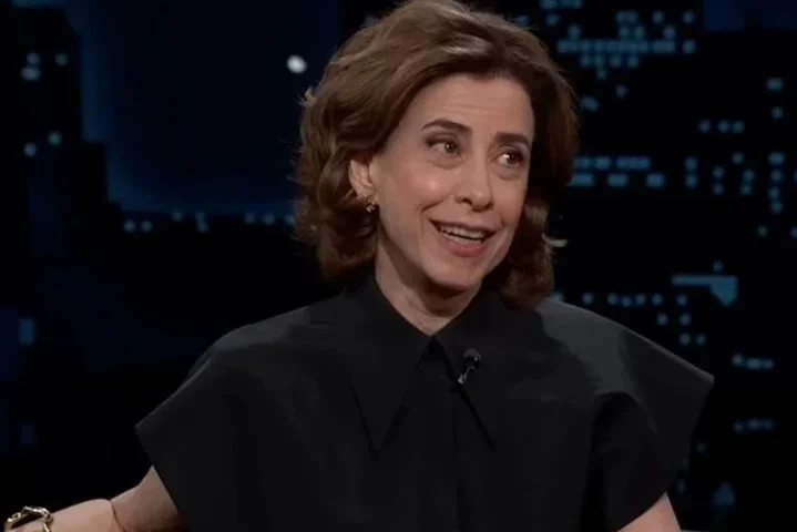 "Ainda estou aqui", protagonizado por Fernanda Torres, estreou no Festival de Veneza em 2024 e ganhou o pr&ecirc;mio de Melhor Roteiro para Murilo Hauser e Heitor Lorega.