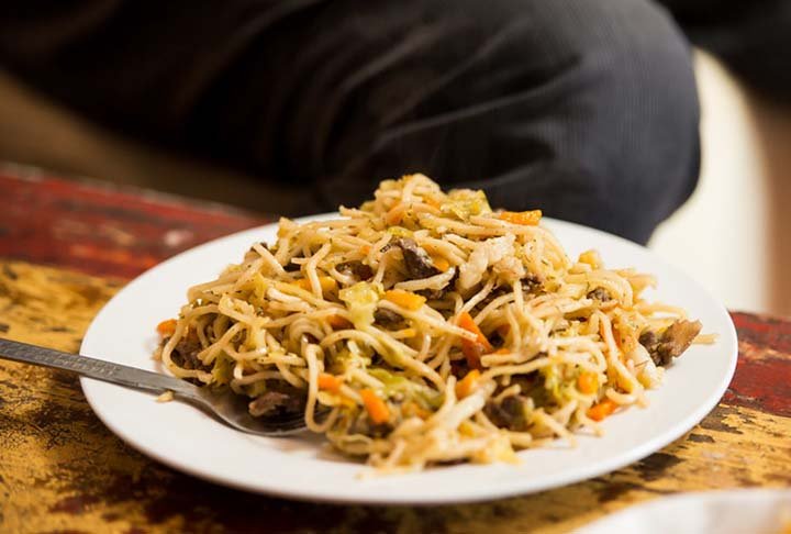 Tsuivan: prato originário da Mongólia preparado com massa cozida ao vapor feita à mão, carneiro e vários vegetais (cebolas, pimentões, repolho, cenouras ou batatas). O carneiro pode ser substituído por carne de vaca, camelo e até carne de cavalo.