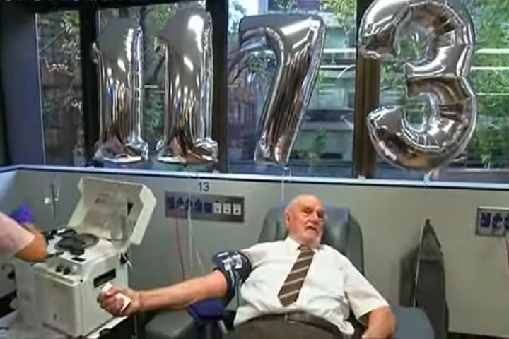 A própria Tracey e dois de seus filhos também receberam a imunoglobulina anti-D. "[James] Ficou feliz em ouvir sobre as muitas famílias como a nossa, que existiram por causa de sua gentileza", contou ela. 