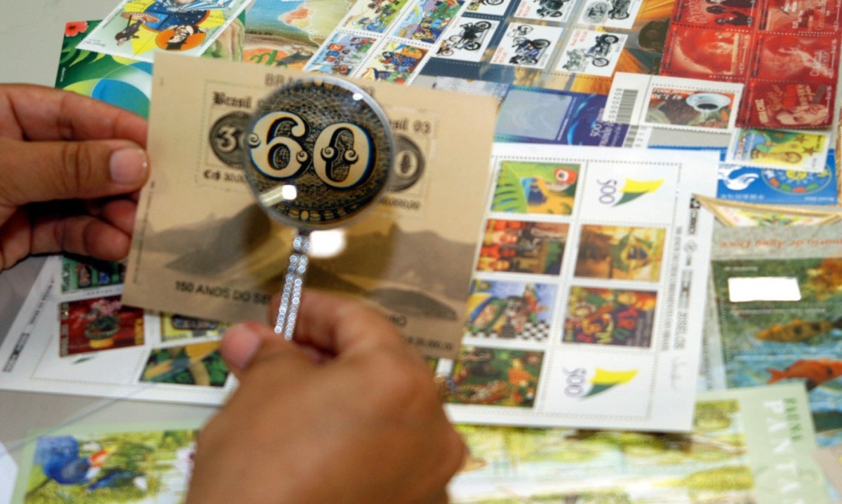 Feira aberta ao público celebra o universo dos selos e moedas com mostras raras, competição nacional e espaço para trocas -  (crédito: Igo Estrela/C.B.Press)