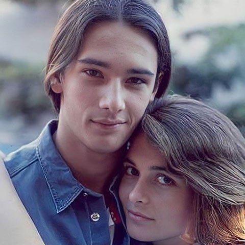 O ator fez várias participações em novelas na Globo. Ele estreou em "Olho no Olho" (1993), mas estourou no ano seguinte em "Pátria Minha" (foto), no papel de namorado da personagem de Cláudia Abreu. 
