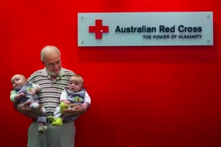 Seu plasma foi fundamental para salvar a vida de mais de 2,4 milhões de bebês.
   