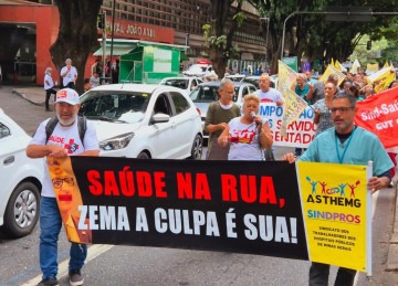Trabalhadores da área da saúde protestaram por melhores condições de trabalho em frente ao Hospital João XXIII -  (crédito: Jair Amaral/EM/D.A Press)