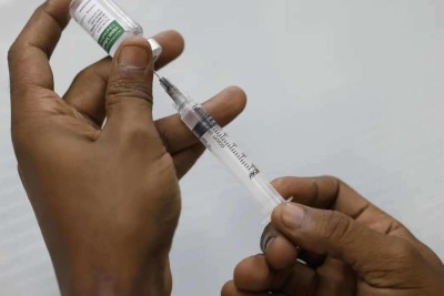 O instituto está fazendo os testes laboratoriais de segurança, que devem ser concluídos em julho -  (crédito:  Fernando Frazão/Agência Brasil)
