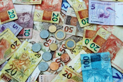 O novo valor do salário mínimo no Brasil entrou em vigor no início de 2025. Ele passou de R$ 1.412 para R$ 1.518, um reajuste de R$ 106. 
 -  (crédito: Joel Fotos/Pixabay)