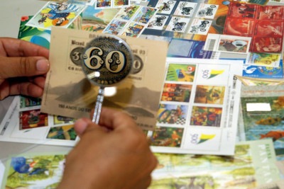 Feira aberta ao público celebra o universo dos selos e moedas com mostras raras, competição nacional e espaço para trocas -  (crédito: Igo Estrela/C.B.Press)