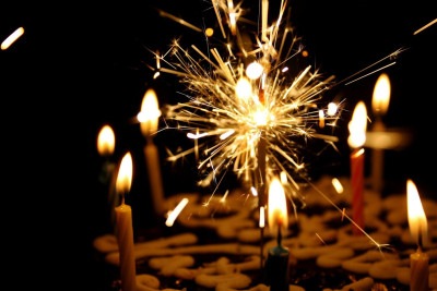 Vítima comemorava um aniversário quando foi alvo de disparos -  (crédito: Unsplash)