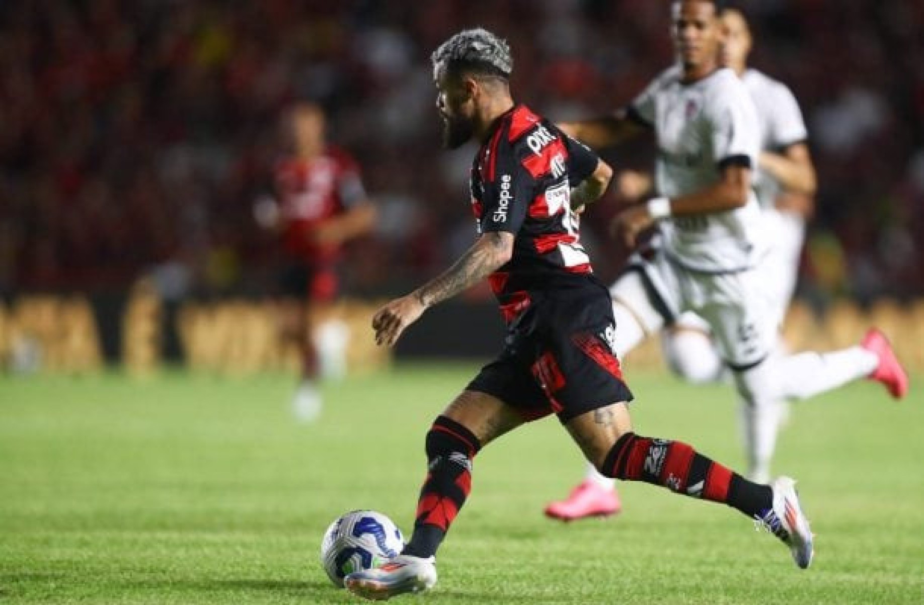 Busca do Flamengo por atacantes pode abrir espaço para saída de atletas Busca do Flamengo por atacantes pode abrir espaço para saída de atletas