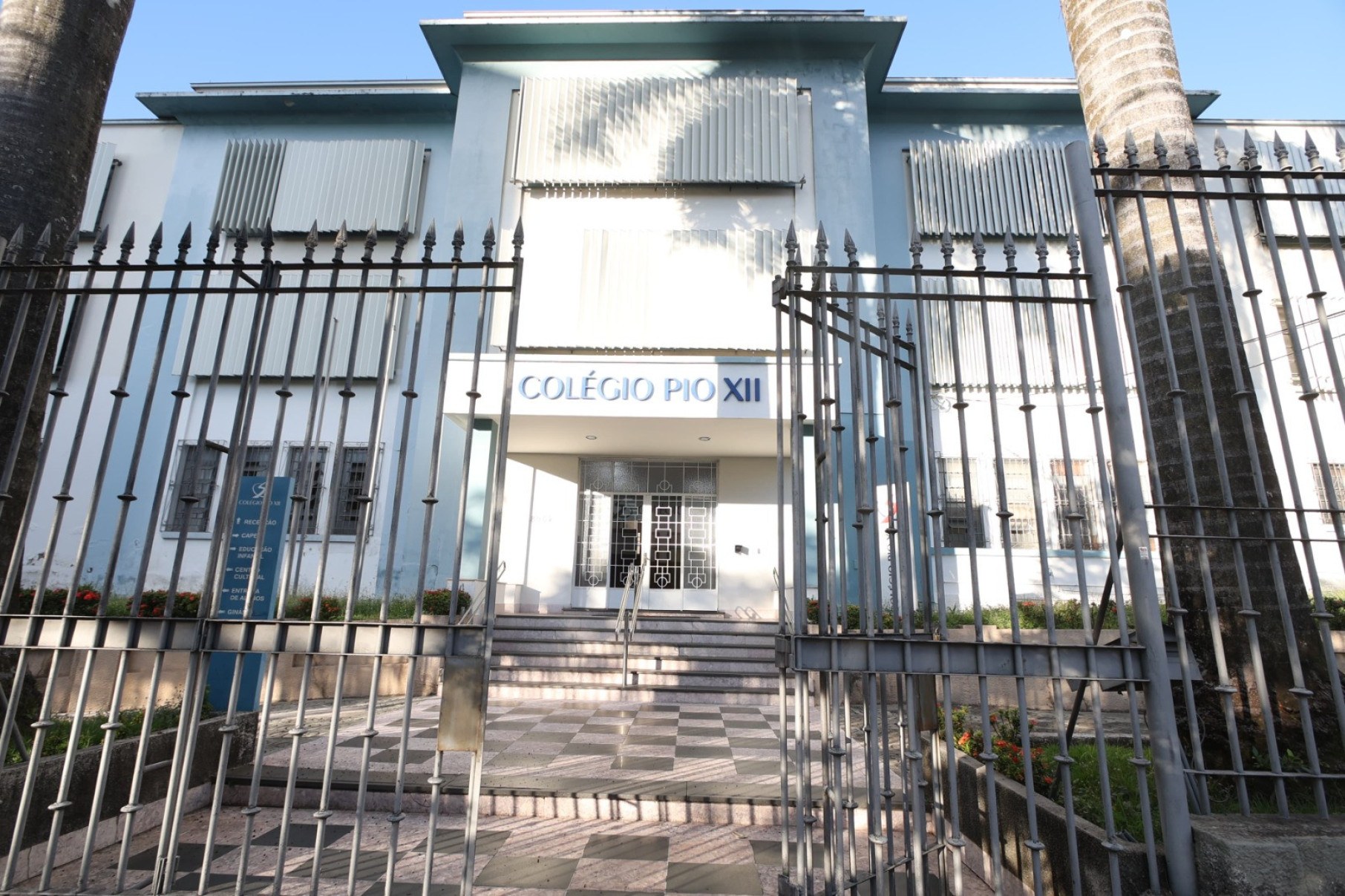 Em homenagem ao Papa Pio XII, por ocasião de suas Bodas de Prata Episcopais, o colégio recebeu o nome de Escola Industrial Pio XII