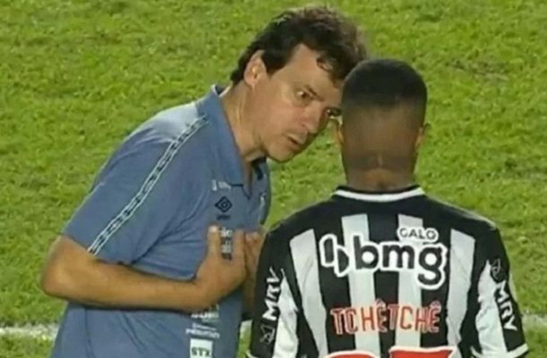Agora no Vasco, Diniz reencontra Tchê Tchê após relação conturbada do passado Agora no Vasco, Diniz reencontra Tchê Tchê após relação conturbada do passado