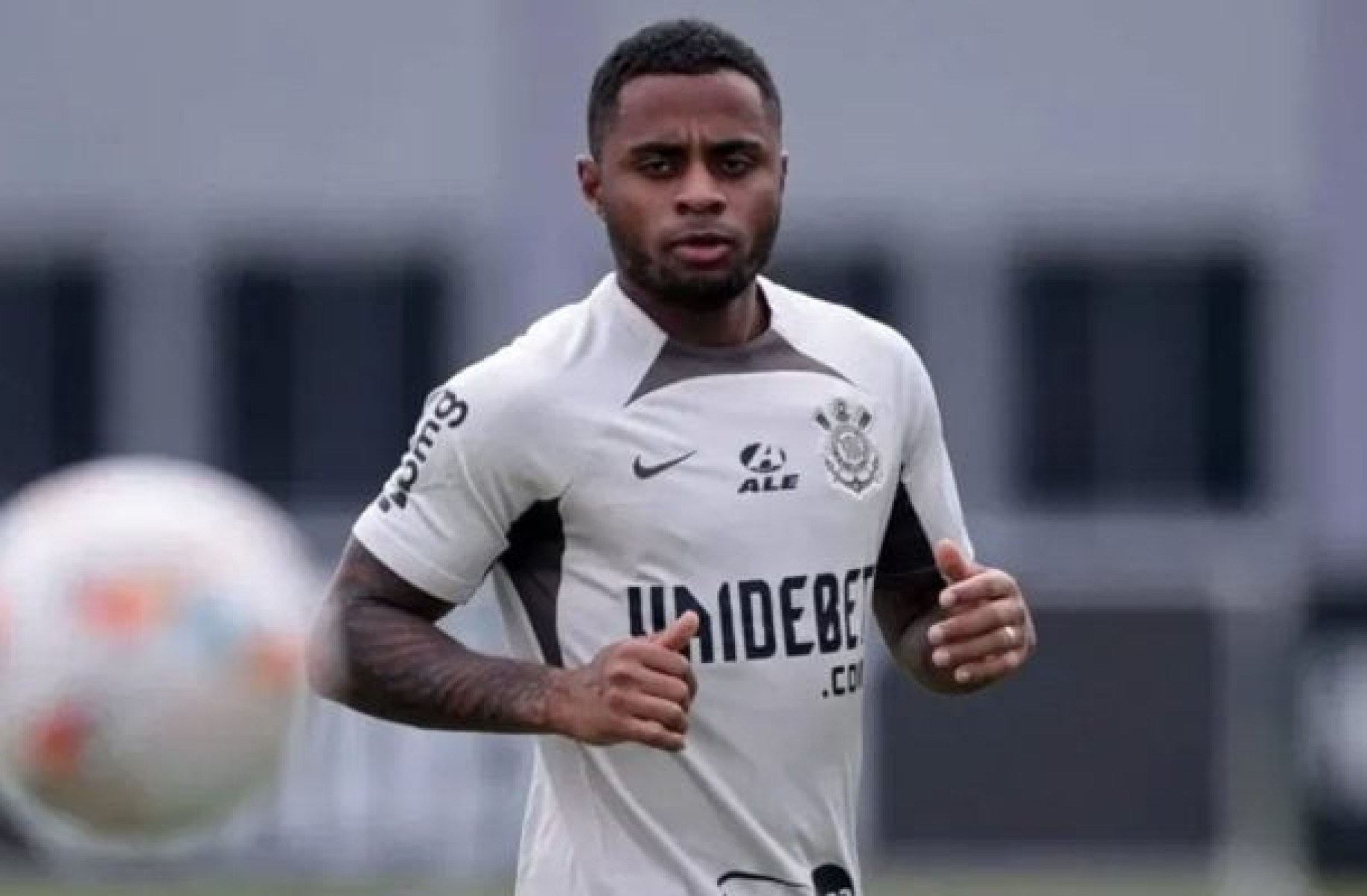 Corinthians encerra preparação e tem desfalque de Martínez; Palacios retorna