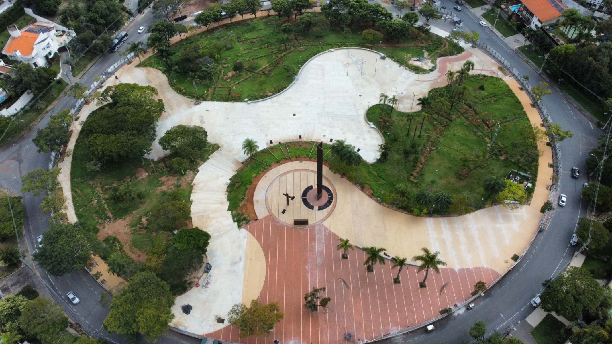 Segundo a Prefeitura de Belo Horizonte (PBH), a praça foi escolhida como palco da grande cerimônia de celebração da missa presidida pelo pontífice na capital mineira