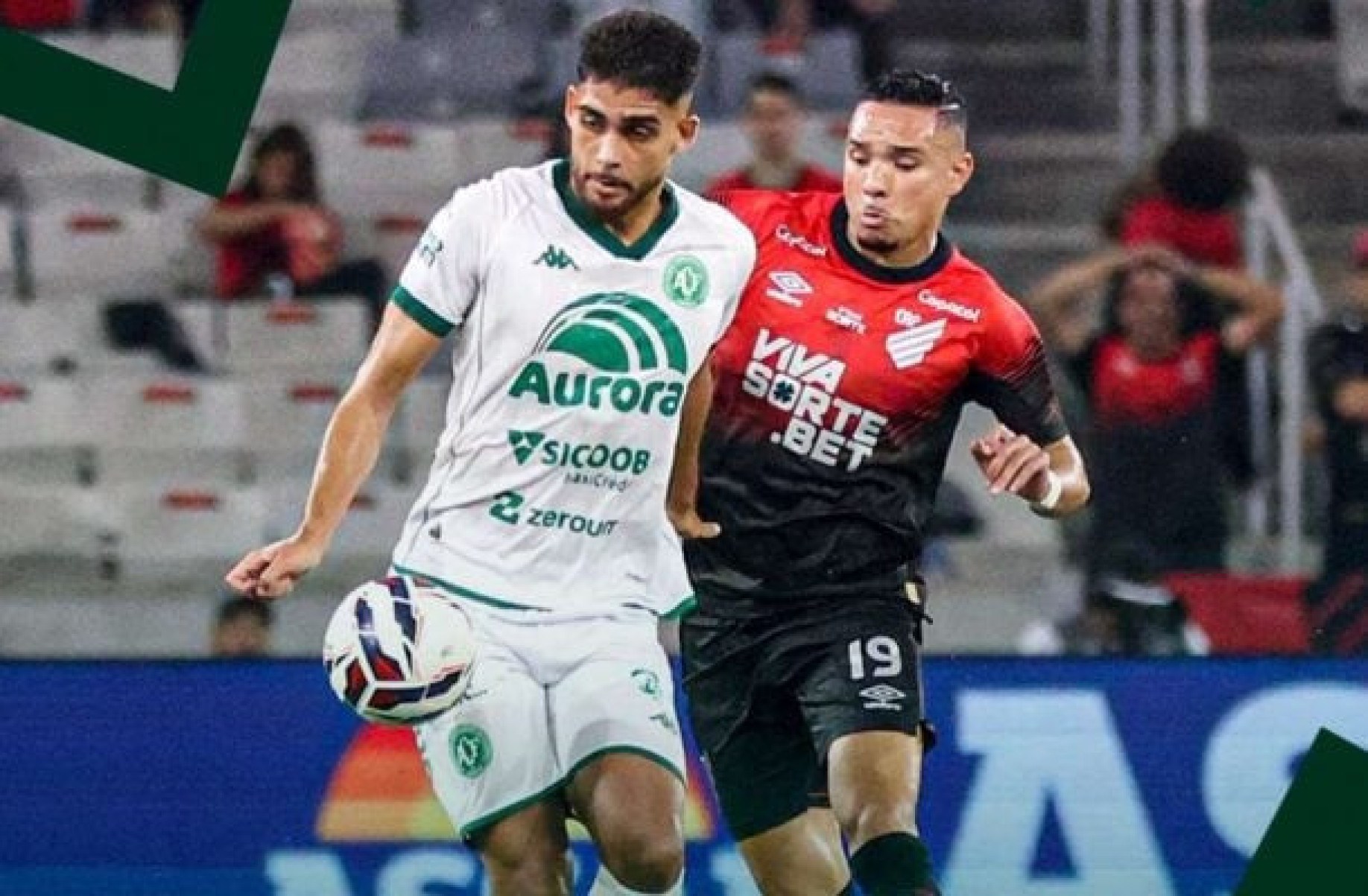 Com gol nos acréscimos, Athletico arranca empate com Chapecoense pela Série B